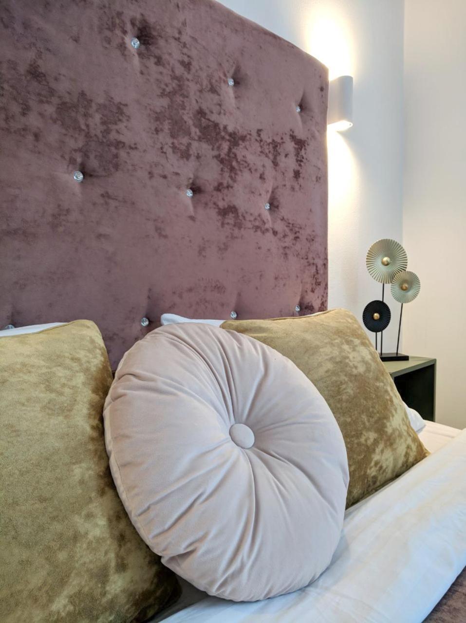 Best One Room Apartments Mukacheve Exterior photo
