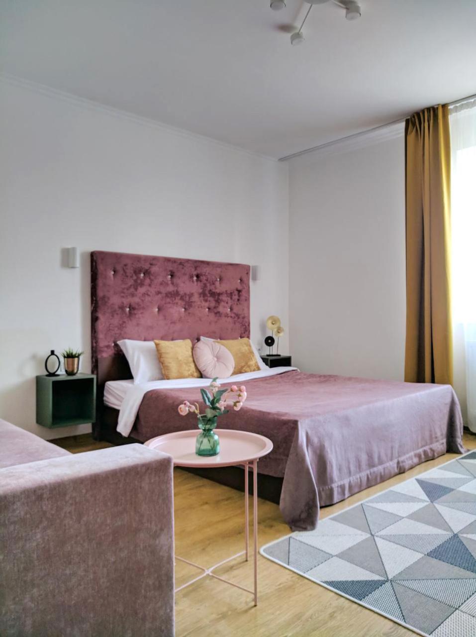 Best One Room Apartments Mukacheve Exterior photo
