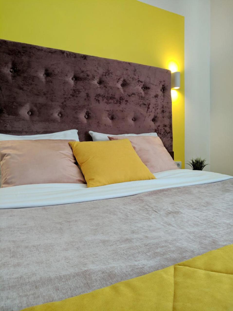 Best One Room Apartments Mukacheve Exterior photo