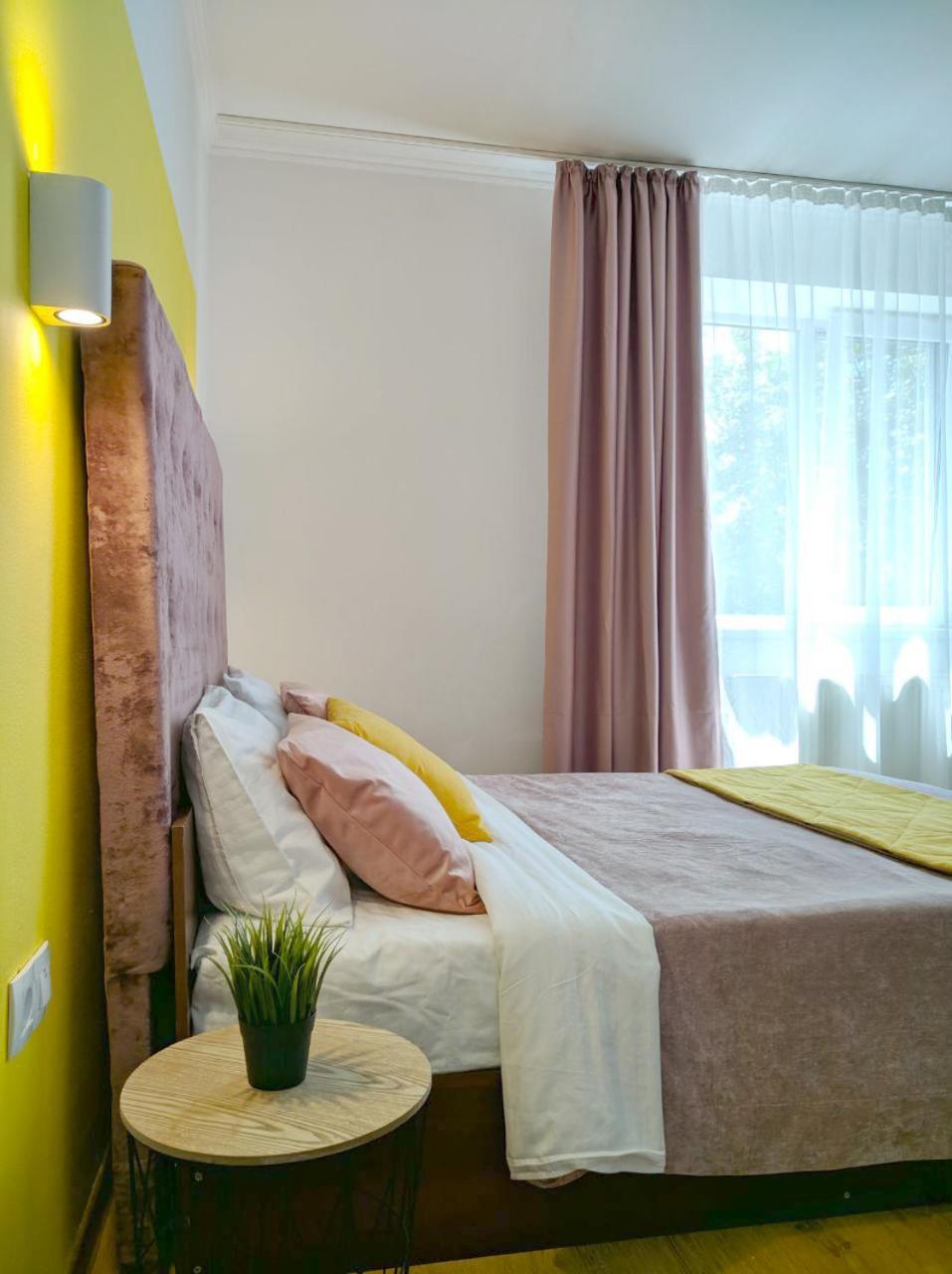 Best One Room Apartments Mukacheve Exterior photo